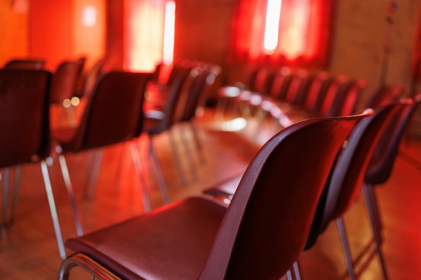 Location de mobilier sur mesure pour un événement d'entreprise : est-ce une option intéressante ?